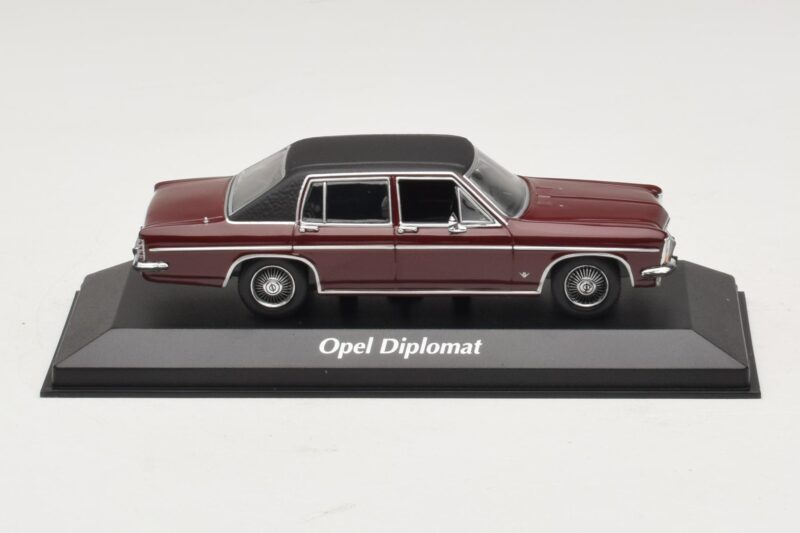 Opel Diplomat B ダークレッド Maxichamps 1:43 940046071 メタル