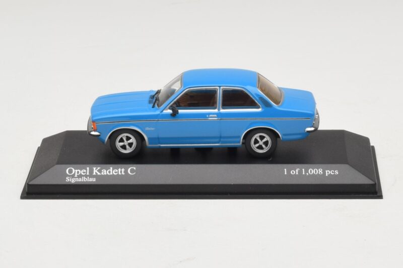 Opel Kadett C ブルー Minichamps 1:43 400048101 メタル