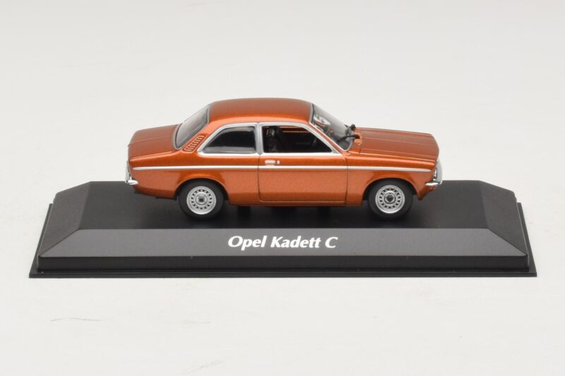 Opel Kadett C ブロンズメタリック Maxichamps 1:43 940045600 メタル