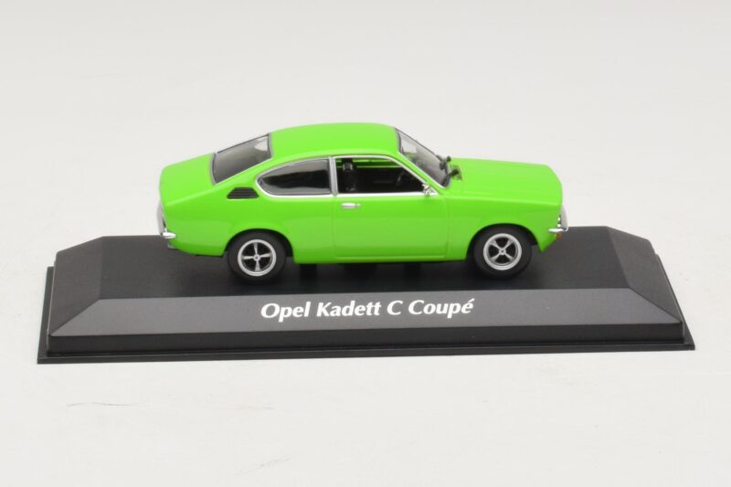 Opel Kadett C Coupe グリーン Maxichamps 1:43 940045621 メタル