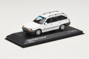 Opel Kadett E Caravan ホワイト Minichamps 1:43 400045911 メタル - 画像 2/4