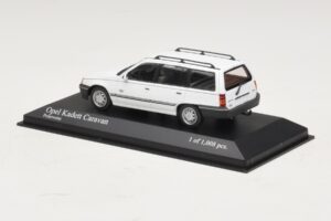 Opel Kadett E Caravan ホワイト Minichamps 1:43 400045911 メタル - 画像 3/4