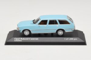 Opel Rekord D Caravan ライトブルー Minichamps 1:43 400044014 メタル