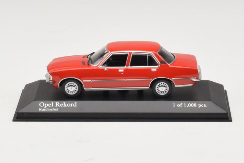 Opel Rekord D レッド Minichamps 1:43 400044004 メタル