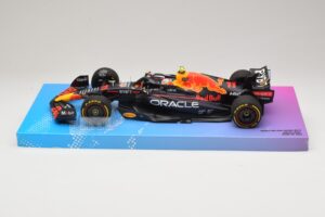 Oracle Red Bull Racing RB18 #11 S. Perez Miami GP 2022 Minichamps 1:18 113220511 メタル