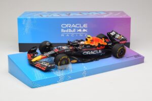 Oracle Red Bull Racing RB18 #11 S. Perez Miami GP 2022 Minichamps 1:18 113220511 メタル - 画像 7/7