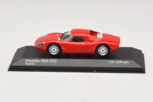 Porsche 904 GTS レッド Minichamps 1:43 400065722 メタル