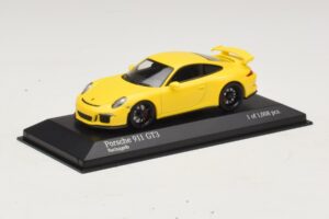 Porsche 911 991 GT3 イエロー Minichamps 1:43 410062021 メタル - 画像 2/4