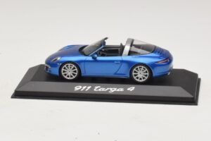 Porsche 911 991 Targa ブルーメタリック Minichamps 1:43 WAP0200350E メタル