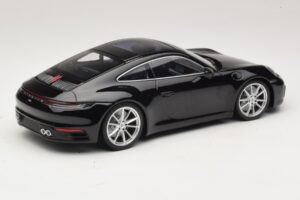 Porsche 911 992 Carrera 4S ブラック Minichamps 1:18 WAP0211120R992 メタル - 画像 2/6