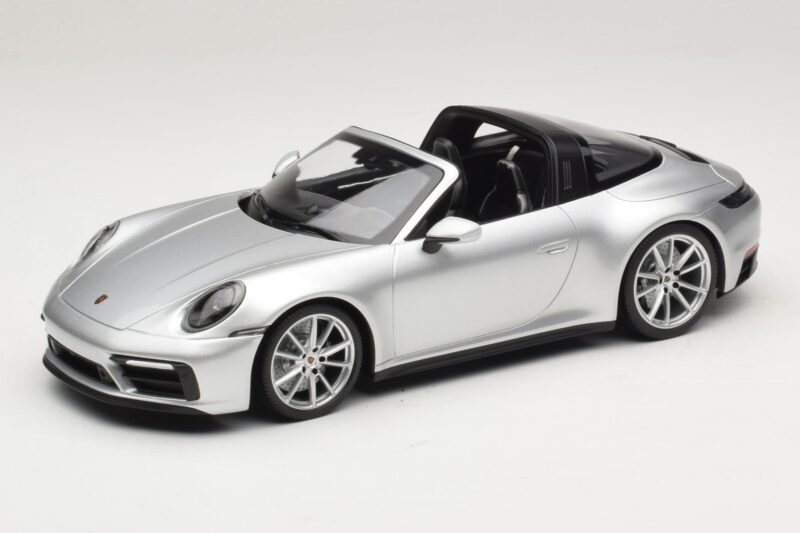 Porsche 911 992 Targa 4 GTS シルバー Minichamps 1:18 WAP0211460RTRG メタル