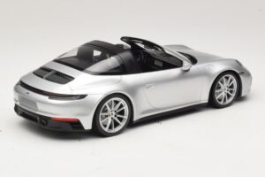 Porsche 911 992 Targa 4 GTS シルバー Minichamps 1:18 WAP0211460RTRG メタル - 画像 2/6