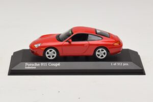 Porsche 911 996 レッド Minichamps 1:43 400061181 メタル