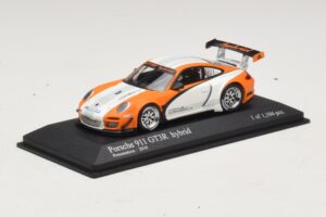 Porsche 911 997 GT3 R Hybrid Presentation 2010 Minichamps 1:43 410108900 メタル - 画像 2/4