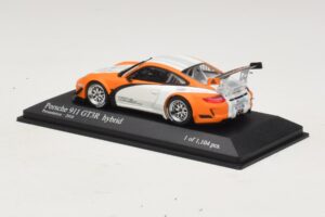 Porsche 911 997 GT3 R Hybrid Presentation 2010 Minichamps 1:43 410108900 メタル - 画像 3/4