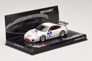 Porsche 911 997 GT3 RS #11 24 Hours Nurburgring 2010 Minichamps 1:43 437106711 メタル - 画像 2/5