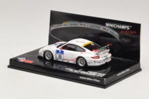 Porsche 911 997 GT3 RS #11 24 Hours Nurburgring 2010 Minichamps 1:43 437106711 メタル - 画像 3/5