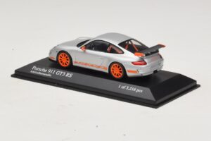 Porsche 911 997 GT3 RS シルバー Minichamps 1:43 400066000 メタル - 画像 3/4