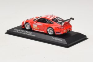 Porsche 911 997 GT3 RSR GT2 #97 M. Holzer / R. Westbrook 24 Hours of Le Mans 2010 Minichamps 1:43 410106997 メタル - 画像 3/4
