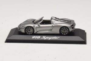 Porsche 918 Spyder グレーメタリック Minichamps 1:43 WAP0201000E メタル