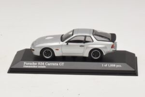 Porsche 924 Carrera GT シルバー Minichamps 1:43 400066121 メタル