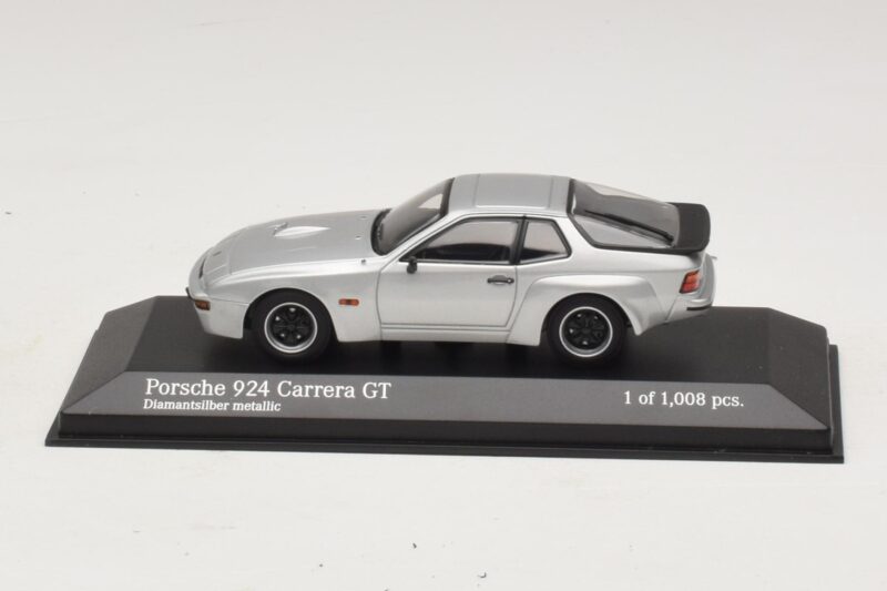 Porsche 924 Carrera GT シルバー Minichamps 1:43 400066121 メタル