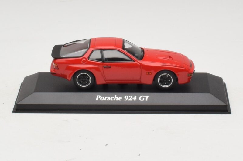 Porsche 924 GT レッド Maxichamps 1:43 940066120 メタル