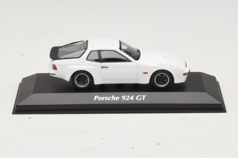 Porsche 924 GT ホワイト Maxichamps 1:43 940066121 メタル