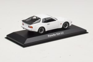 Porsche 924 GT ホワイト Maxichamps 1:43 940066121 メタル - 画像 2/4