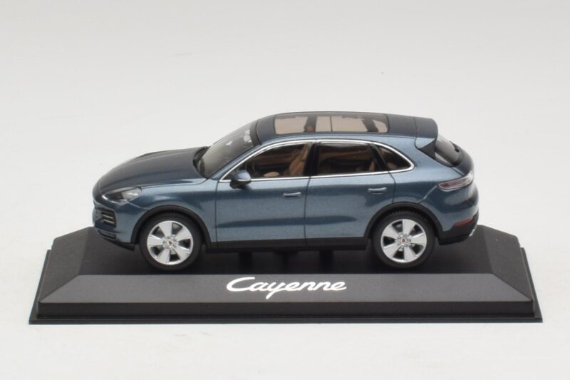 Porsche Cayenne E3 Blue Metallic Minichamps 1:43 WAP0203110J メタル