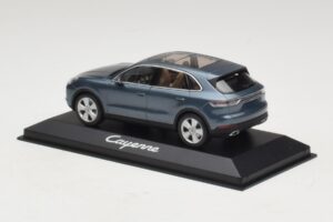 Porsche Cayenne E3 Blue Metallic Minichamps 1:43 WAP0203110J メタル - 画像 3/4