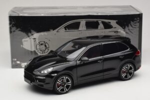 Porsche Cayenne Turbo S 92A ブラックメタリック Minichamps 1:18 110062100 メタル - 画像 8/8
