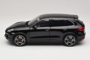 Porsche Cayenne Turbo S 92A ブラックメタリック Minichamps 1:18 110062100 メタル - 画像 4/8