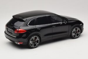 Porsche Cayenne Turbo S 92A ブラックメタリック Minichamps 1:18 110062100 メタル - 画像 3/8