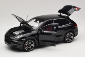 Porsche Cayenne Turbo S 92A ブラックメタリック Minichamps 1:18 110062100 メタル - 画像 2/8