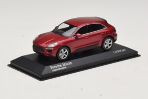 Porsche Macan 95B レッドメタリック Minichamps 1:43 410062600 メタル - 画像 2/4