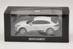 Porsche Macan 95B ホワイト Minichamps 1:43 410062601 メタル - 画像 4/4