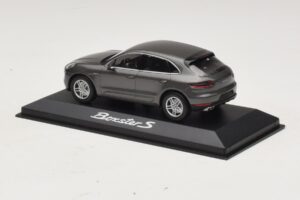 Porsche Macan S Diesel 95B ブロンズメタリック Minichamps 1:43 WAP0201510E メタル - 画像 3/4