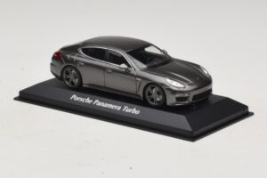 Porsche Panamera 970 Turbo グレーメタリック Maxichamps 1:43 940062371 メタル - 画像 3/4