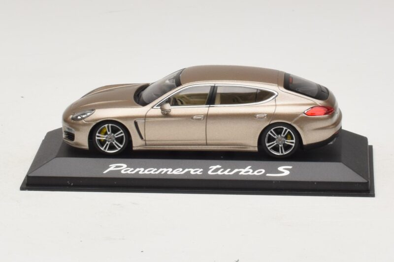Porsche Panamera 970 Turbo S ブロンズメタリック Minichamps 1:43 WAP0200600E メタル