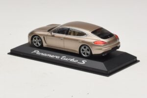 Porsche Panamera 970 Turbo S ブロンズメタリック Minichamps 1:43 WAP0200600E メタル - 画像 3/4