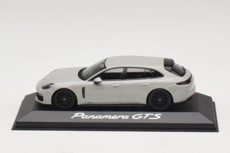Porsche Panamera GTS 971 Chalk Grey Minichamps 1:43 WAP0207640J メタル