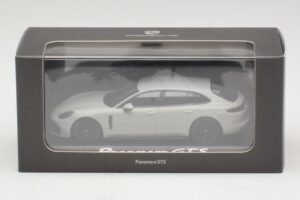 Porsche Panamera GTS 971 Chalk Grey Minichamps 1:43 WAP0207640J メタル - 画像 4/4