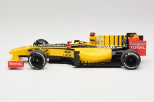 Renault R30 Showcar #11 R. Kubica F1 2010 Minichamps 1:18 150100081 メタル - 画像 3/6