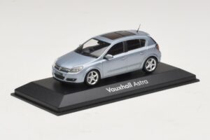Vauxhall Astra H Sedan ライトブルーメタリック Minichamps 1:43 ASTRA007 メタル - 画像 2/4