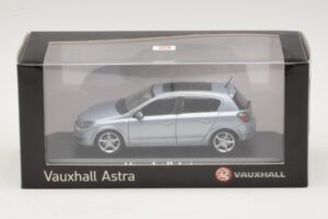 Vauxhall Astra H Sedan ライトブルーメタリック Minichamps 1:43 ASTRA007 メタル - 画像 4/4