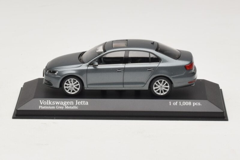 Volkswagen Jetta Mk6 Grey Metallic Minichamps 1:43 400059000 メタル