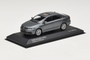 Volkswagen Jetta Mk6 Grey Metallic Minichamps 1:43 400059000 メタル - 画像 2/4