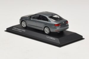 Volkswagen Jetta Mk6 Grey Metallic Minichamps 1:43 400059000 メタル - 画像 3/4