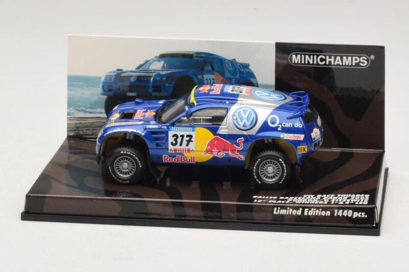 Volkswagen Race Touareg Red Bull #317 Gordon / von Zitzewitz Dakar Rally 2005 Minichamps 1:43 436055317 メタル